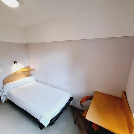 酒店 艾斯埃塔普香槟酒店 2*
