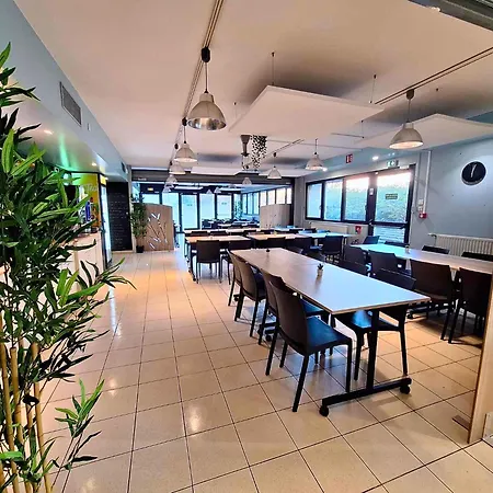 酒店 艾斯埃塔普香槟酒店 2*