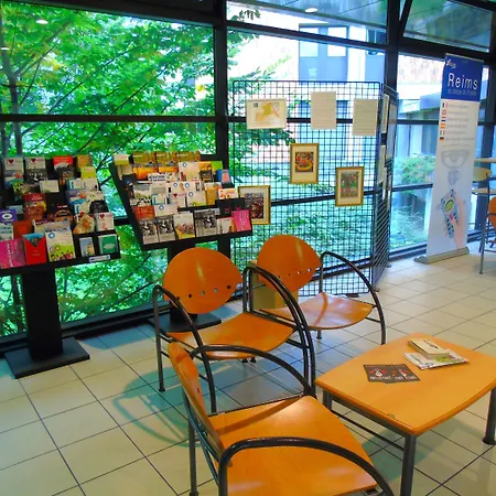 艾斯埃塔普香槟酒店 2* 兰斯
