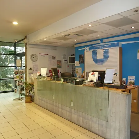 艾斯埃塔普香槟酒店 酒店 兰斯